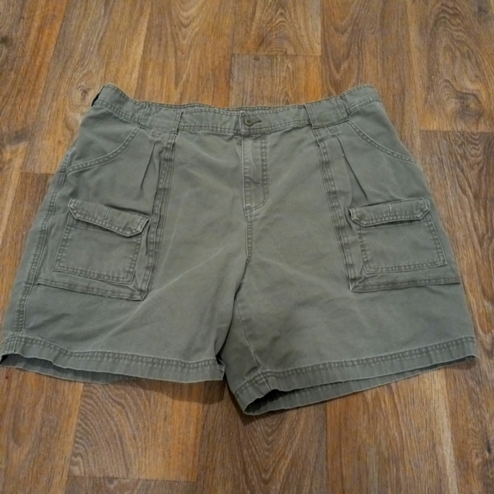 Cabela's cargo shorts